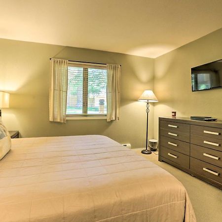 Corner-Unit Condo With Grill Walk To Lake Tahoe! インクライン・ビレッジ エクステリア 写真