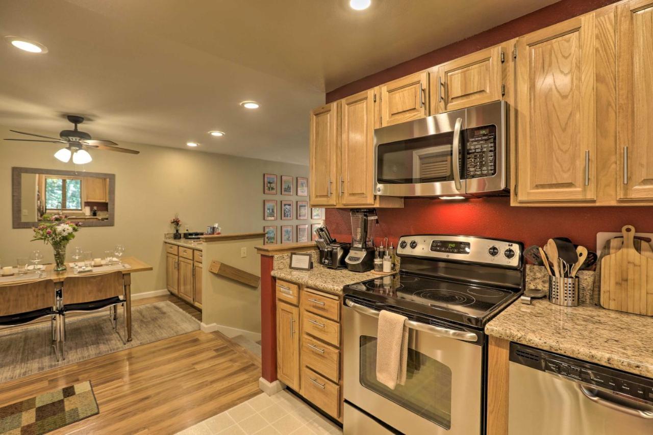 Corner-Unit Condo With Grill Walk To Lake Tahoe! インクライン・ビレッジ エクステリア 写真