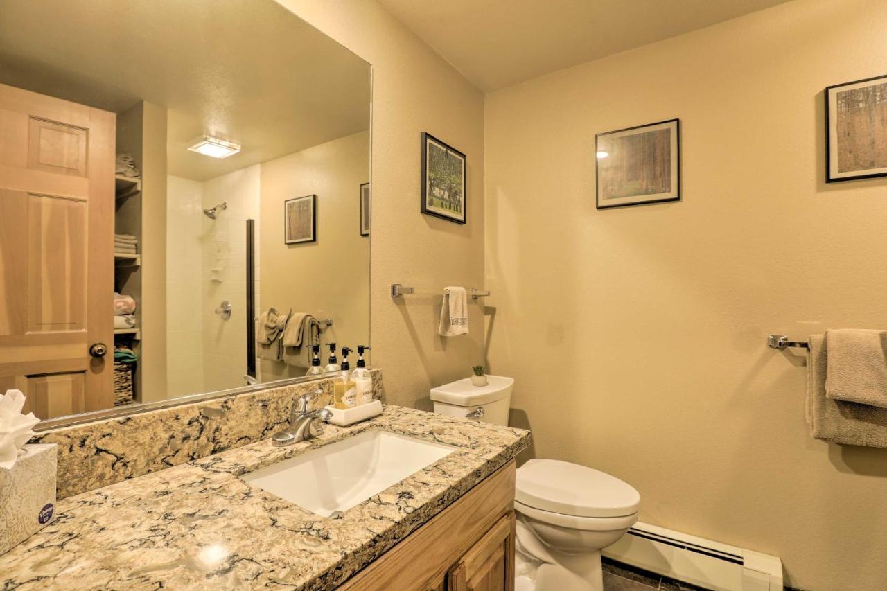 Corner-Unit Condo With Grill Walk To Lake Tahoe! インクライン・ビレッジ エクステリア 写真