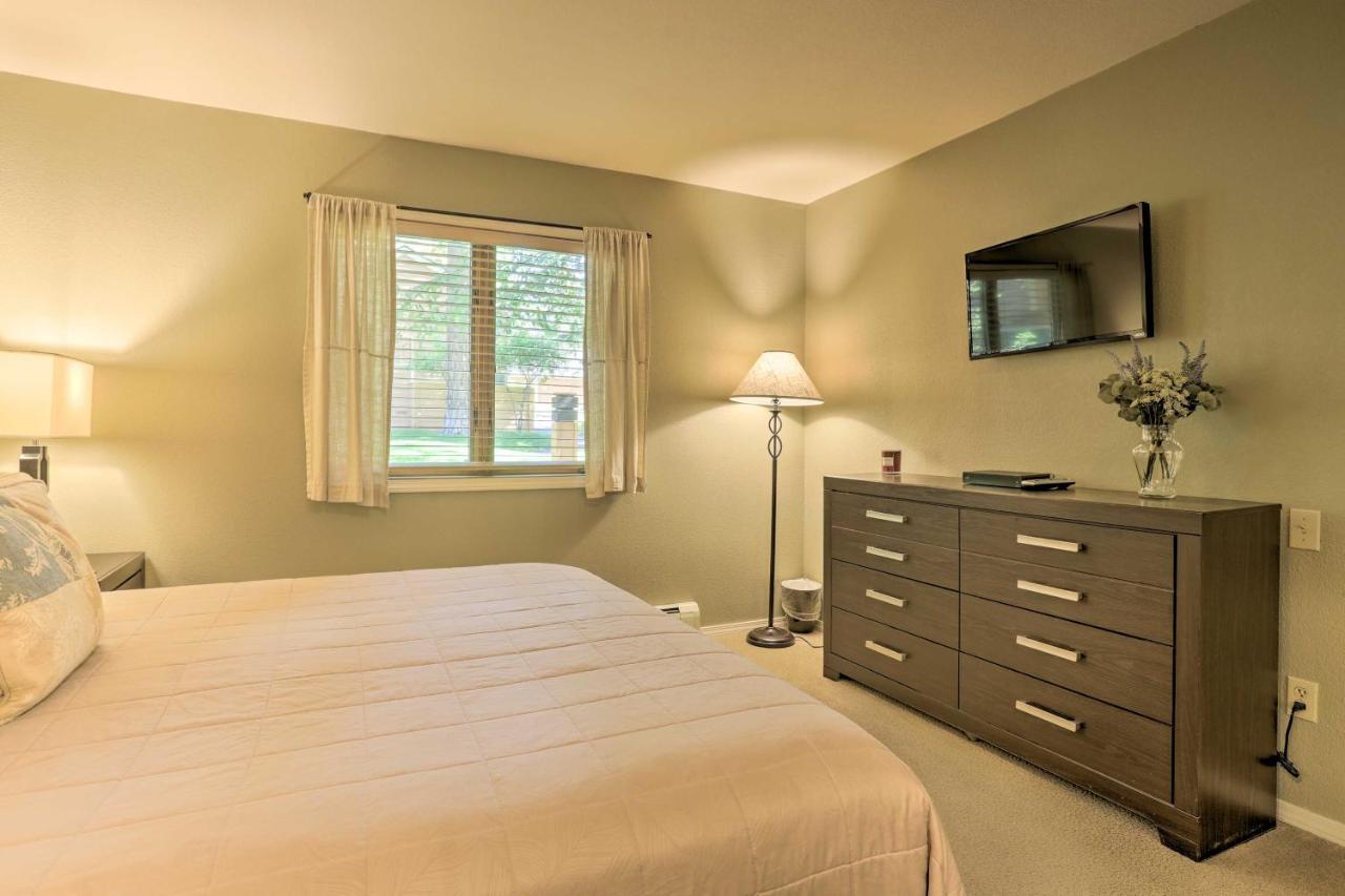 Corner-Unit Condo With Grill Walk To Lake Tahoe! インクライン・ビレッジ エクステリア 写真